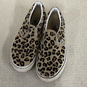 EUC girls Vans Leopard Print Slip-On Sneakers